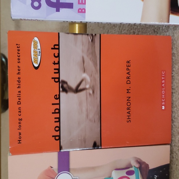 BOOKS Scholastic Books 📚 Mostly 5th Grade or Level 4 or 10 years old  (6 - Picture 4 of 7